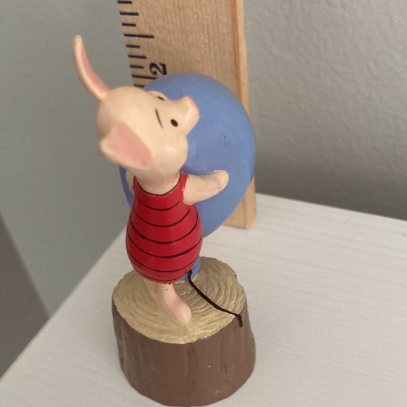 Disney Winnie The Pooh Piglet Holding Balloon While Standing On Stump PVC Figure - Picture 3 of 5